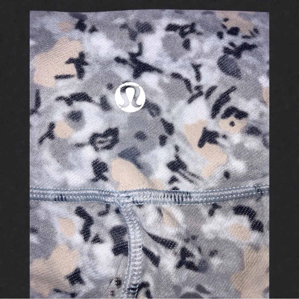 Lululemon Wunder Under Capri Leggings | Size 8 | Gray Camo